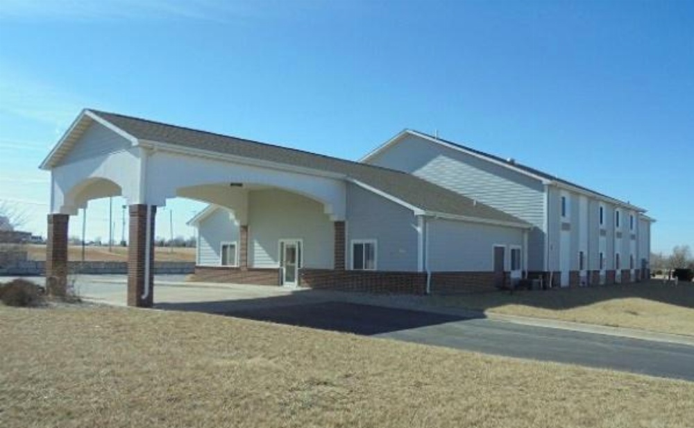 Herington Inn and Suites Image 11